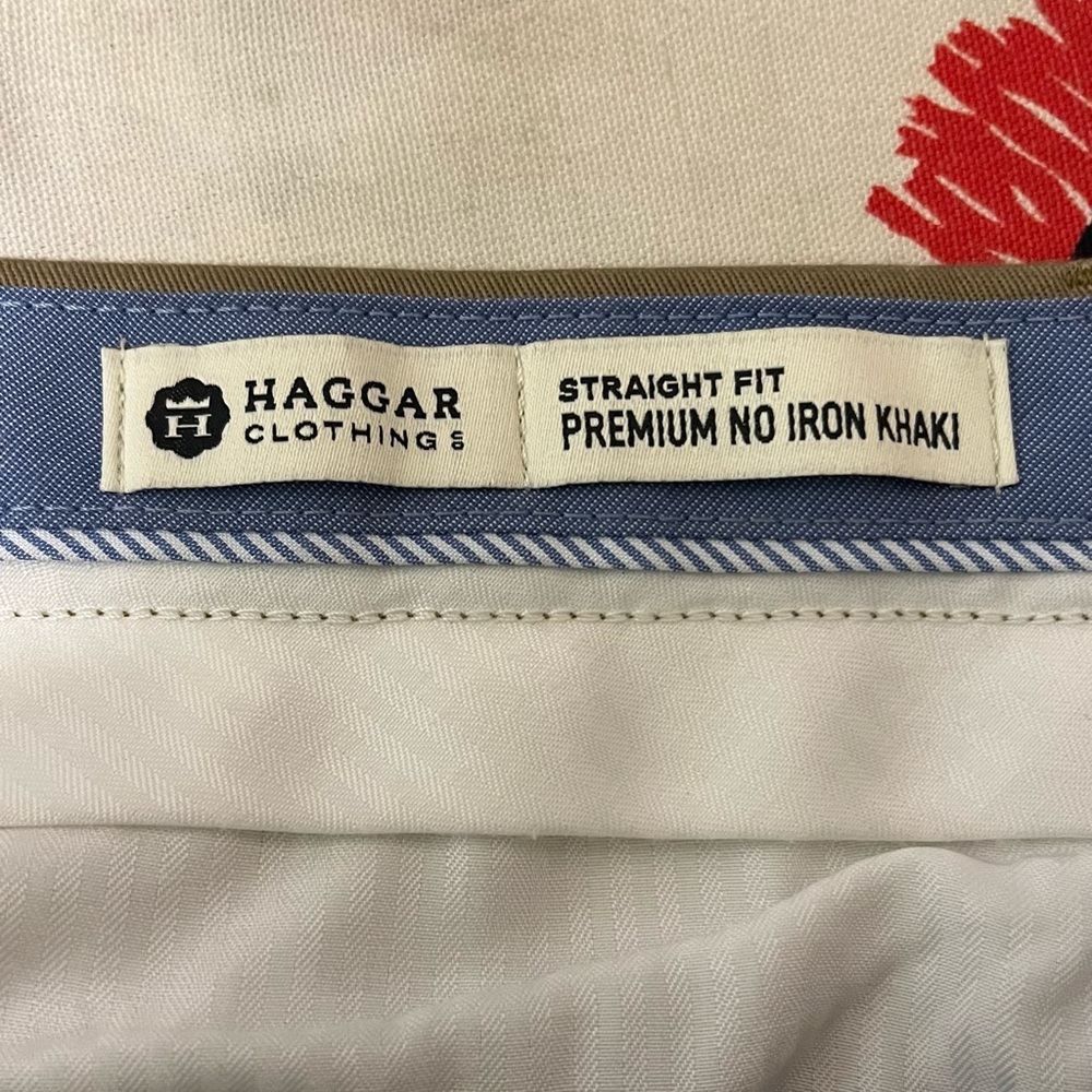 Haggar Straight Fit Men’s Khaki pants - Picture 6 of 8